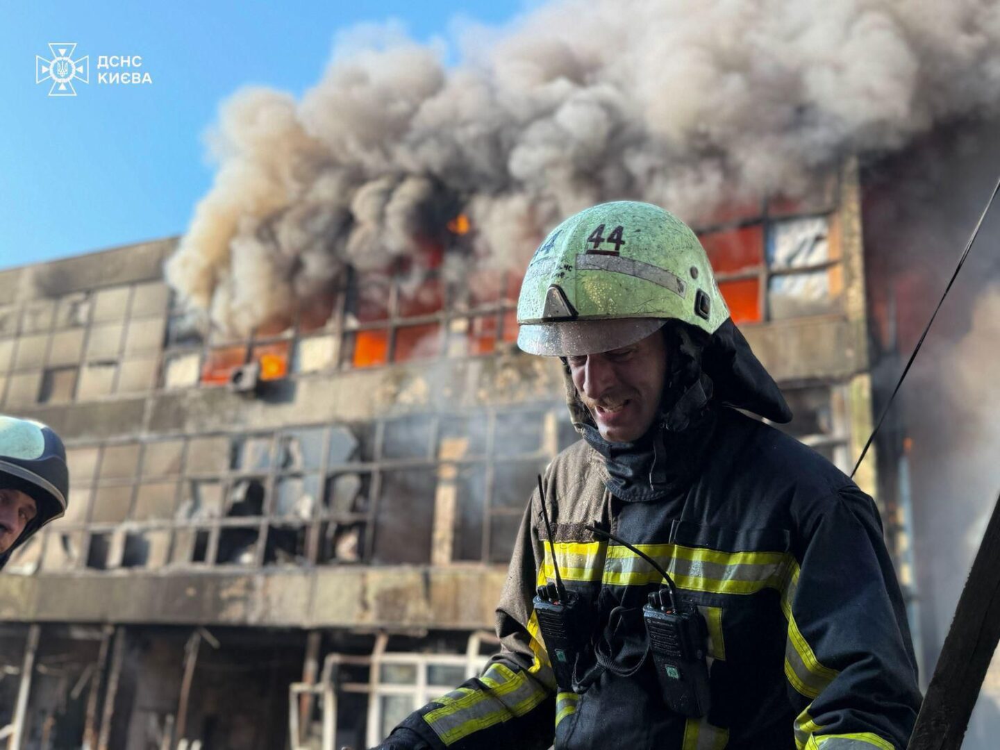 kyiv8 - Масована нічна російська атака на Київ: 2 загиблих та 13 поранених - rai.ua