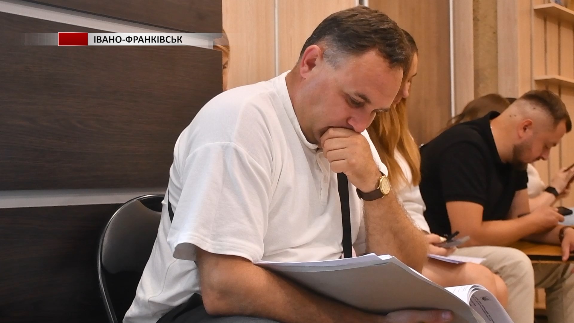 lye7 - Руслан Марцінків провів традиційний прийом мешканців. Відео - rai.ua
