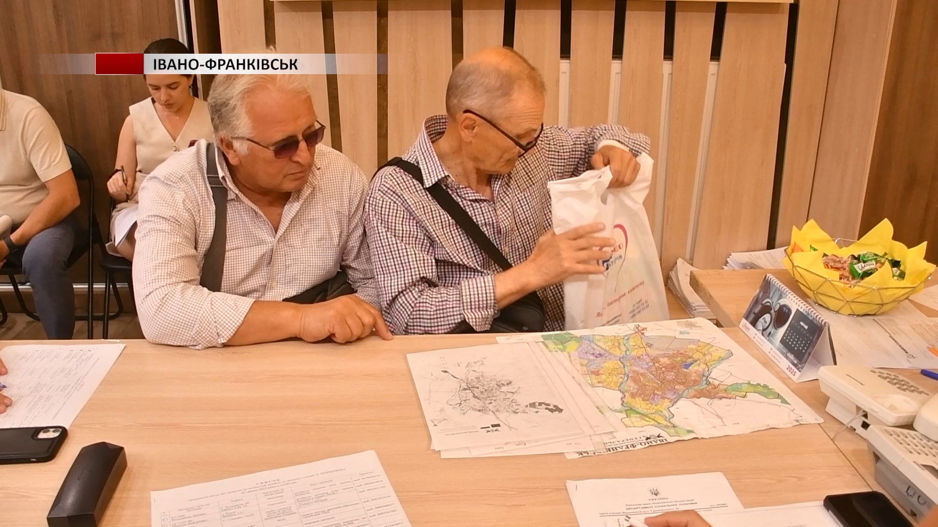 lyrsh8 - Руслан Марцінків провів традиційний прийом мешканців. Відео - rai.ua