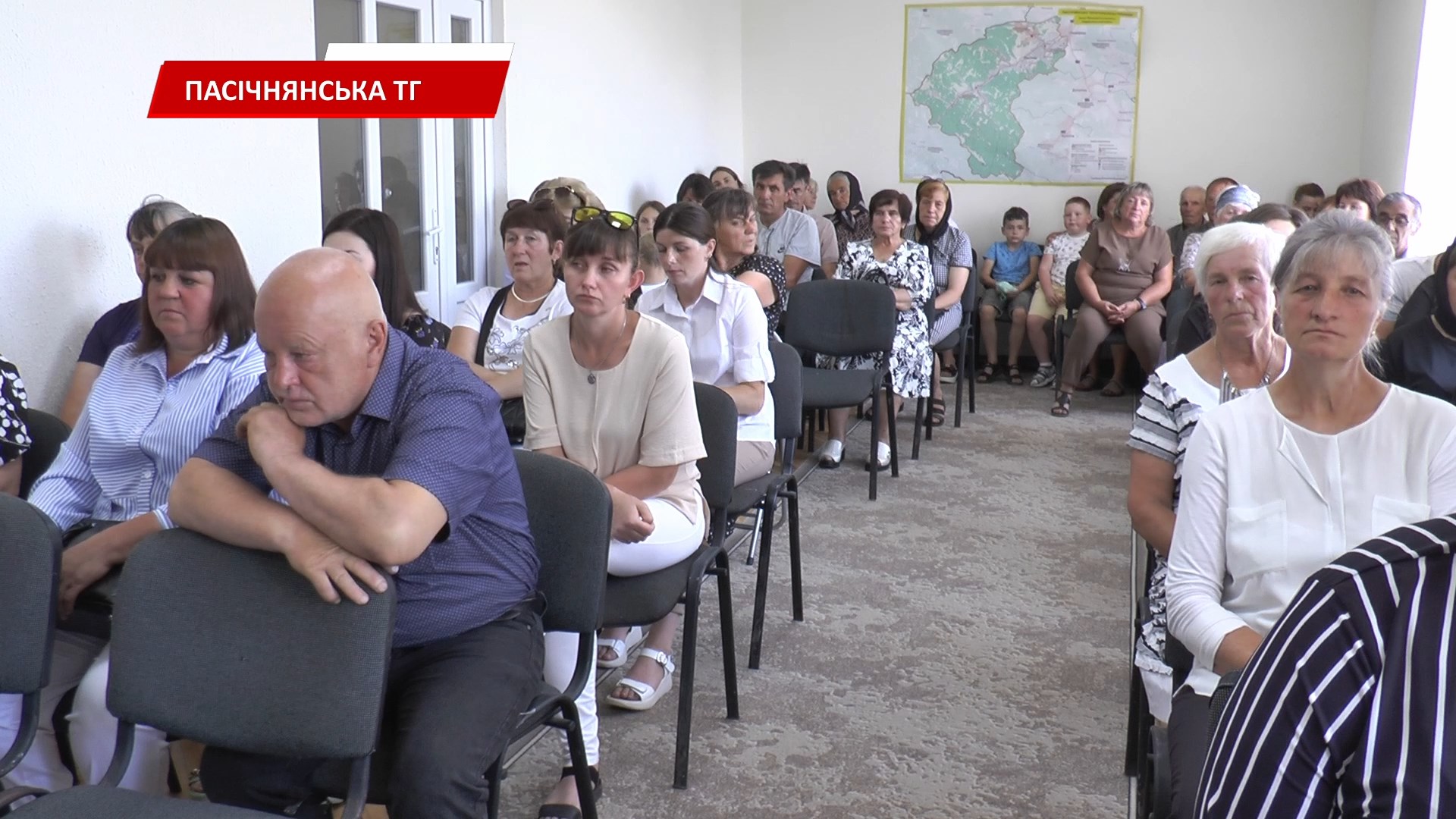 mel9 - У Пасічнянській громаді рідним полеглих воїнів вручили медалі. Відео - rai.ua