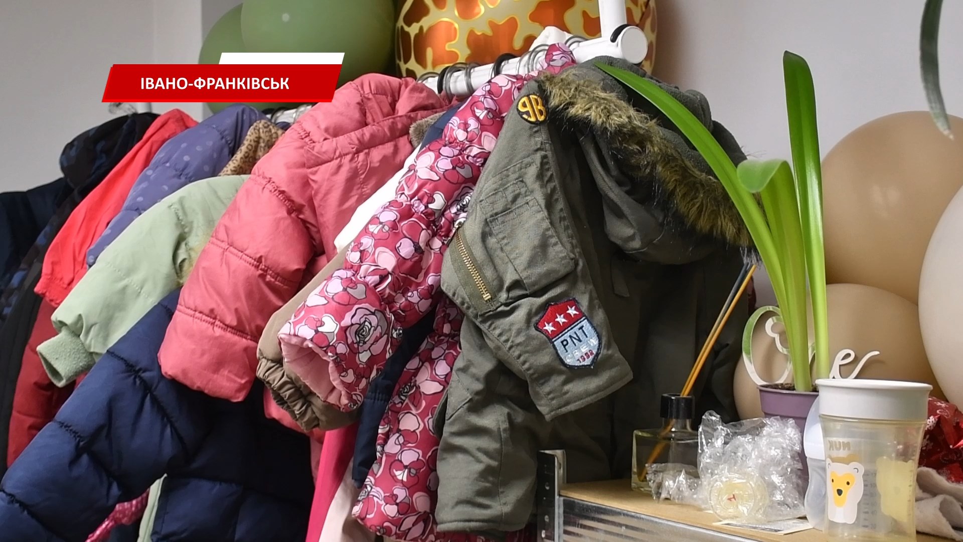 odym - «СпівДія Одяг» в Івано-Франківську надає безкоштовний одяг та побутові речі. Відео - rai.ua