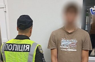 Вчинив хуліганство із застосуванням зброї: поліцейські затримали підозрюваного