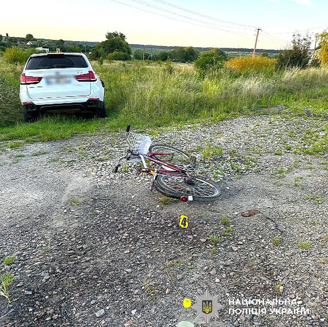 prt78 - Поліція встановлює обставини автопригоди, у якій̆ травмувалася велосипедистка - rai.ua