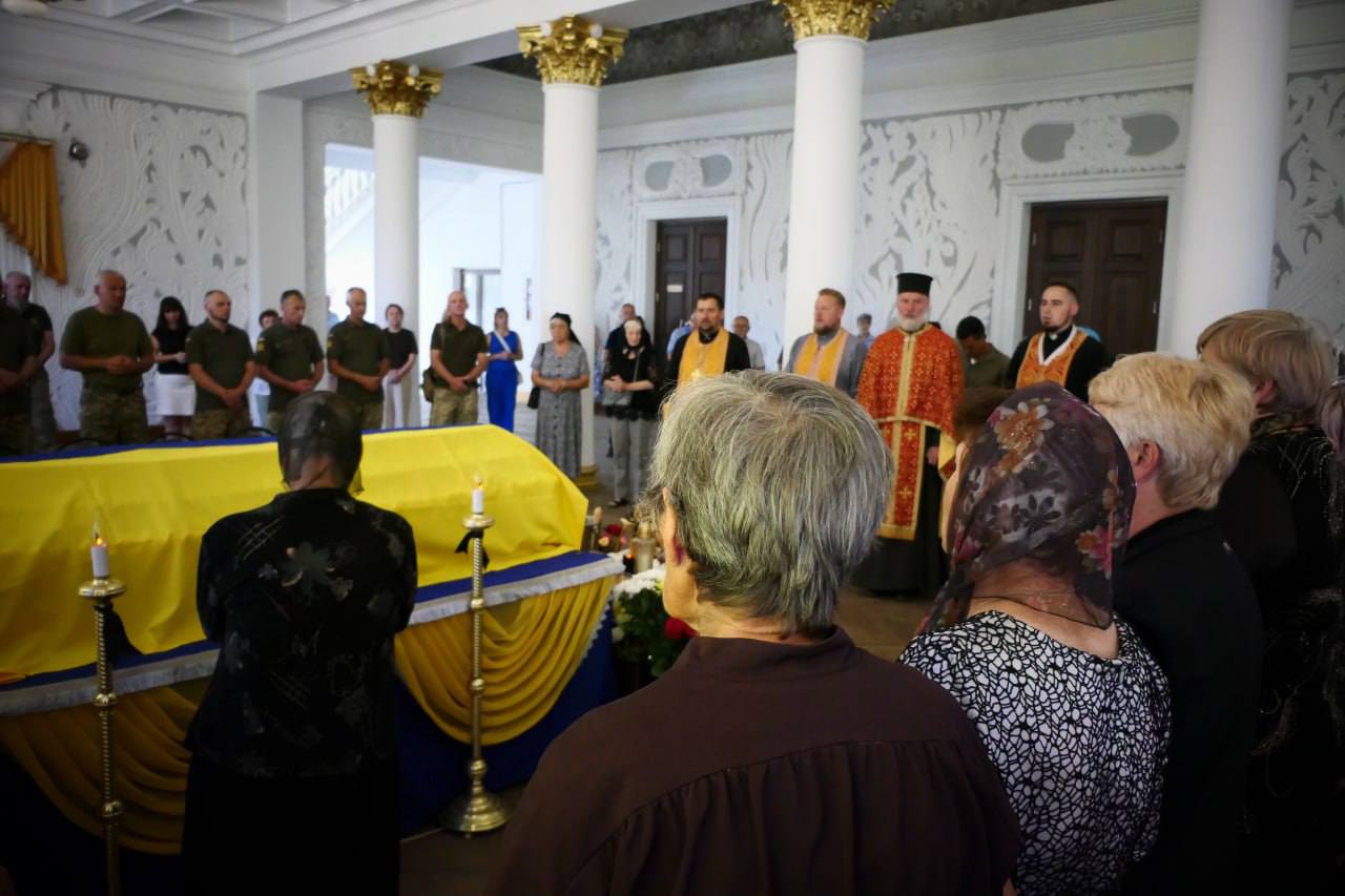 put3 - Калуська громада провела в останню дорогу героя Володимира Тепчука - rai.ua