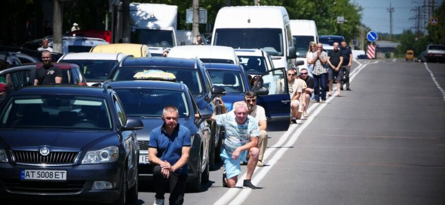 Калуська громада провела в останню дорогу Героя Володимира Тепчука