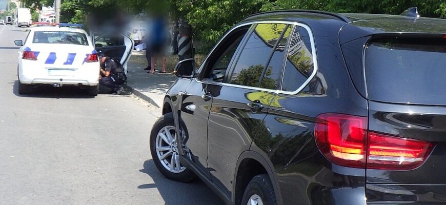 На Прикарпатті водій-правопорушник намагався відкупитися від відповідальності