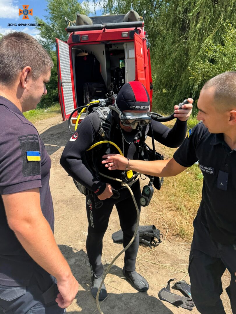 vodo - Коломийський район: водолази дістали з водойми тіло чоловіка - rai.ua