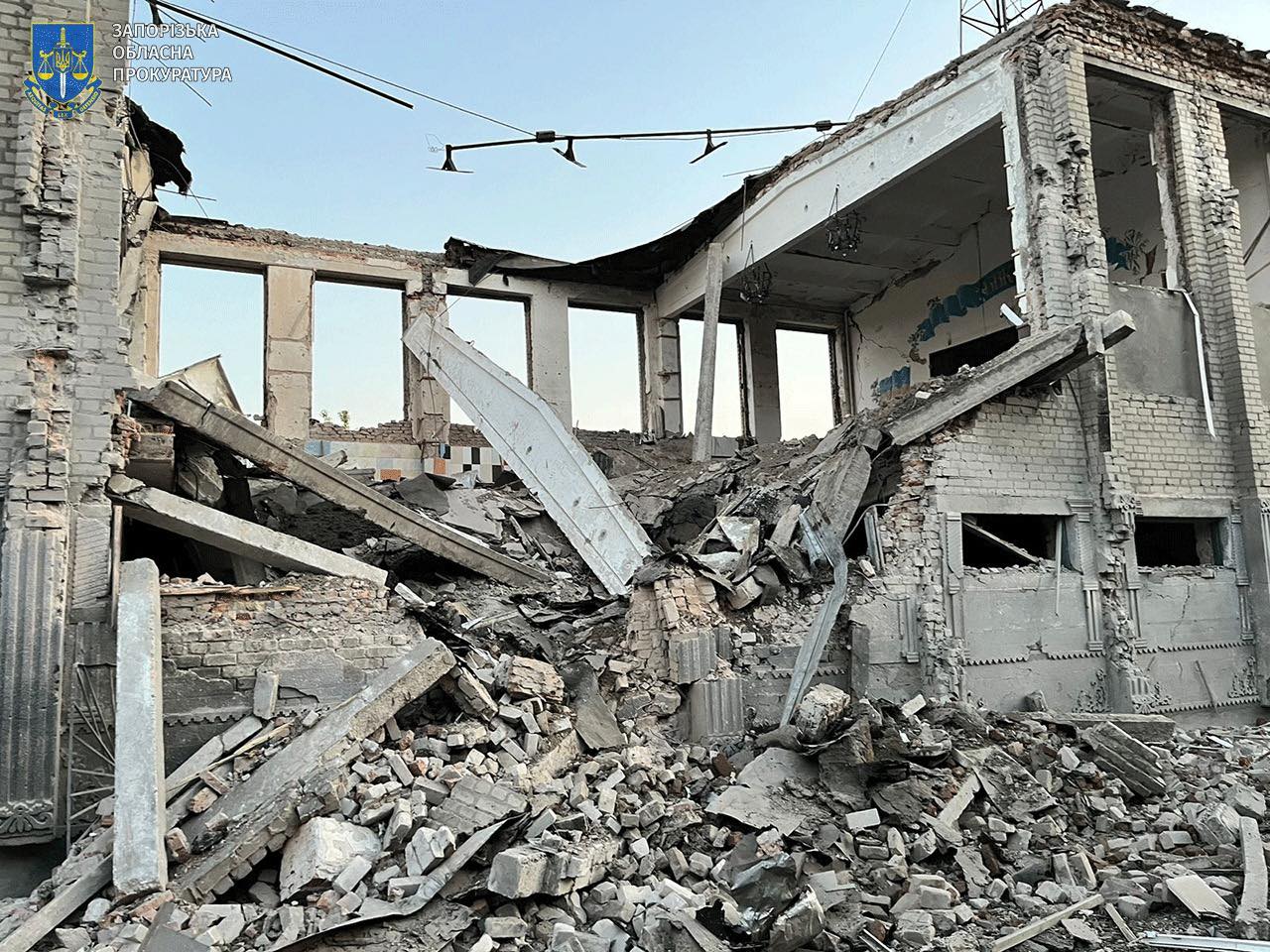 zp78 - 16 людей загинули, ще 43 — поранено внаслідок удару по Запорізькій області - rai.ua
