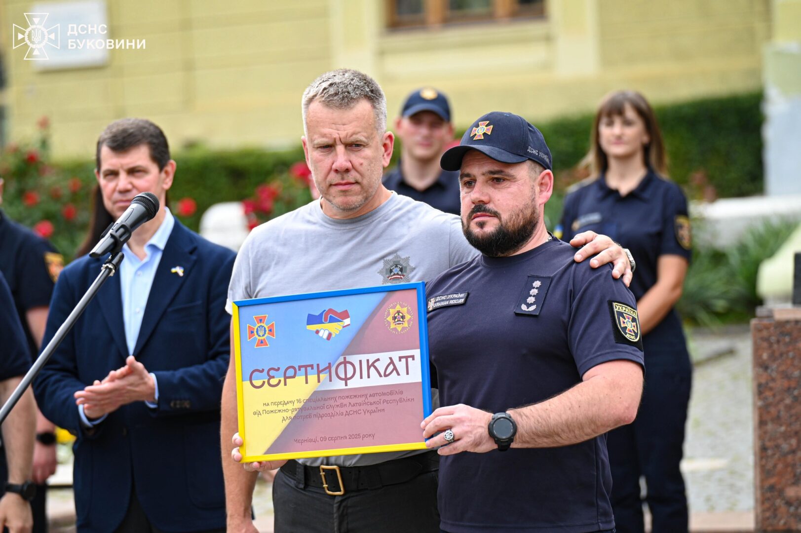 162 - 16 пожежних автомобілів отримали рятувальники ДСНС від Латвійської Республіки - rai.ua