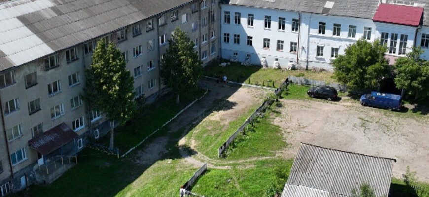 Понад 357 тисяч гривень збитків державі: поліцейські викрили директора ліцею