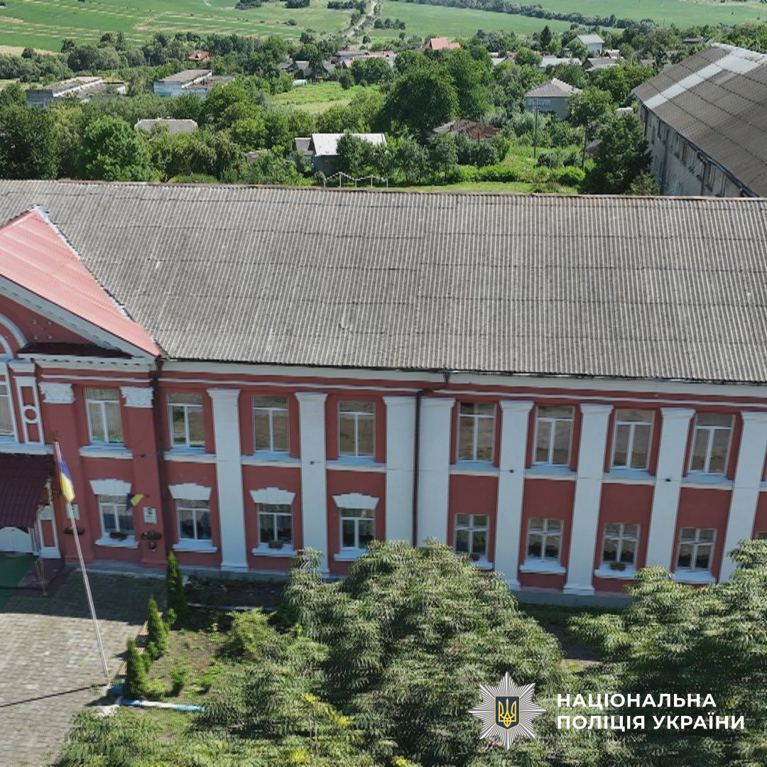 fivlvia - Понад 357 тисяч гривень збитків державі: поліцейські викрили директора ліцею - rai.ua