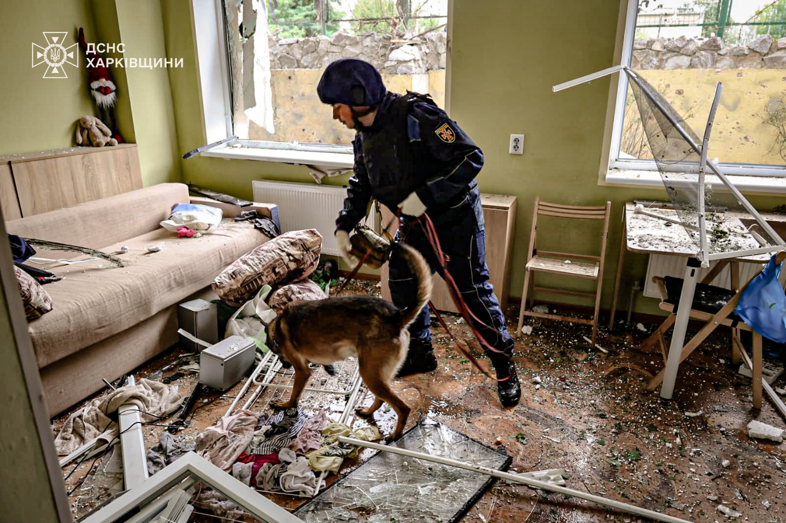 hha - У Харкові рятувальники деблокували з-під завалів тіло загиблої жінки - rai.ua