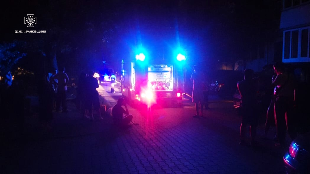 iov - Під час пожежі в багатоповерхівці вогнеборці врятували 2 людей - rai.ua