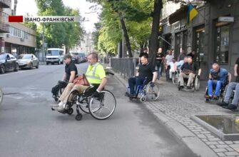 Вулиця Вовчинецька стала доступнішою: Руслан Марцінків і військові перевірили маршрут