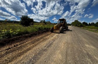 Тривають роботи на дорогах місцевого значення області