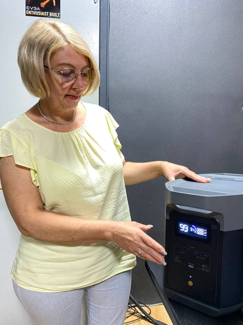 rai3 - ТРК «РАІ» отримала EcoFlow від Національної спілки журналістів України - rai.ua
