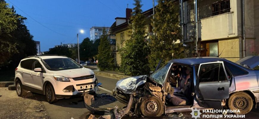 Івано-Франківськ: у результаті ДТП загинула пасажирка легковика