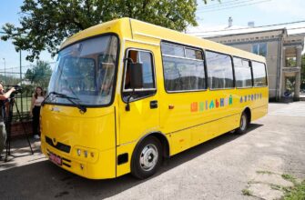Світлана Онищук передала шкільний автобус для учнів Старокутського ліцею