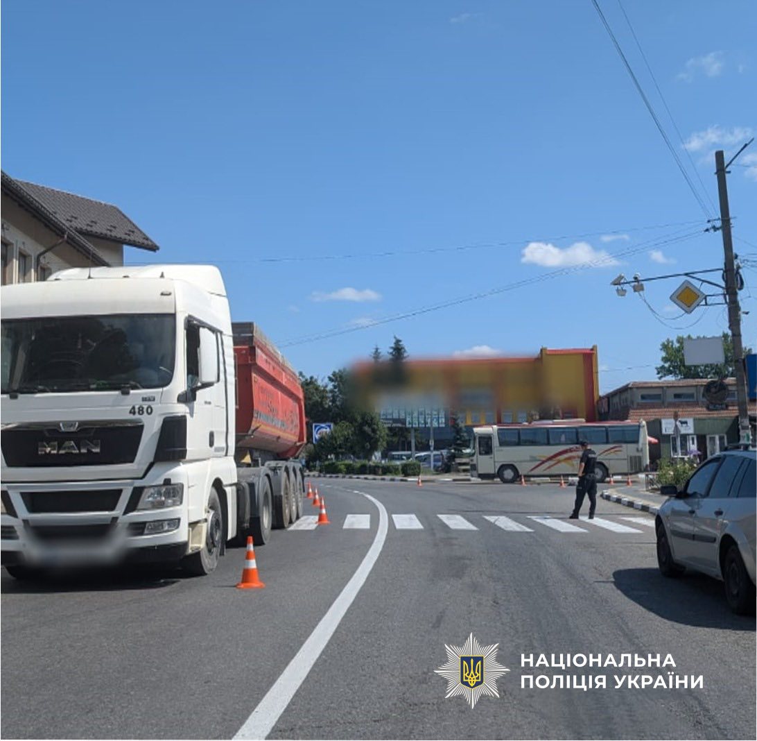 van5 - Одна людина загинула, двоє – травмовані в ДТП на Прикарпатті - rai.ua