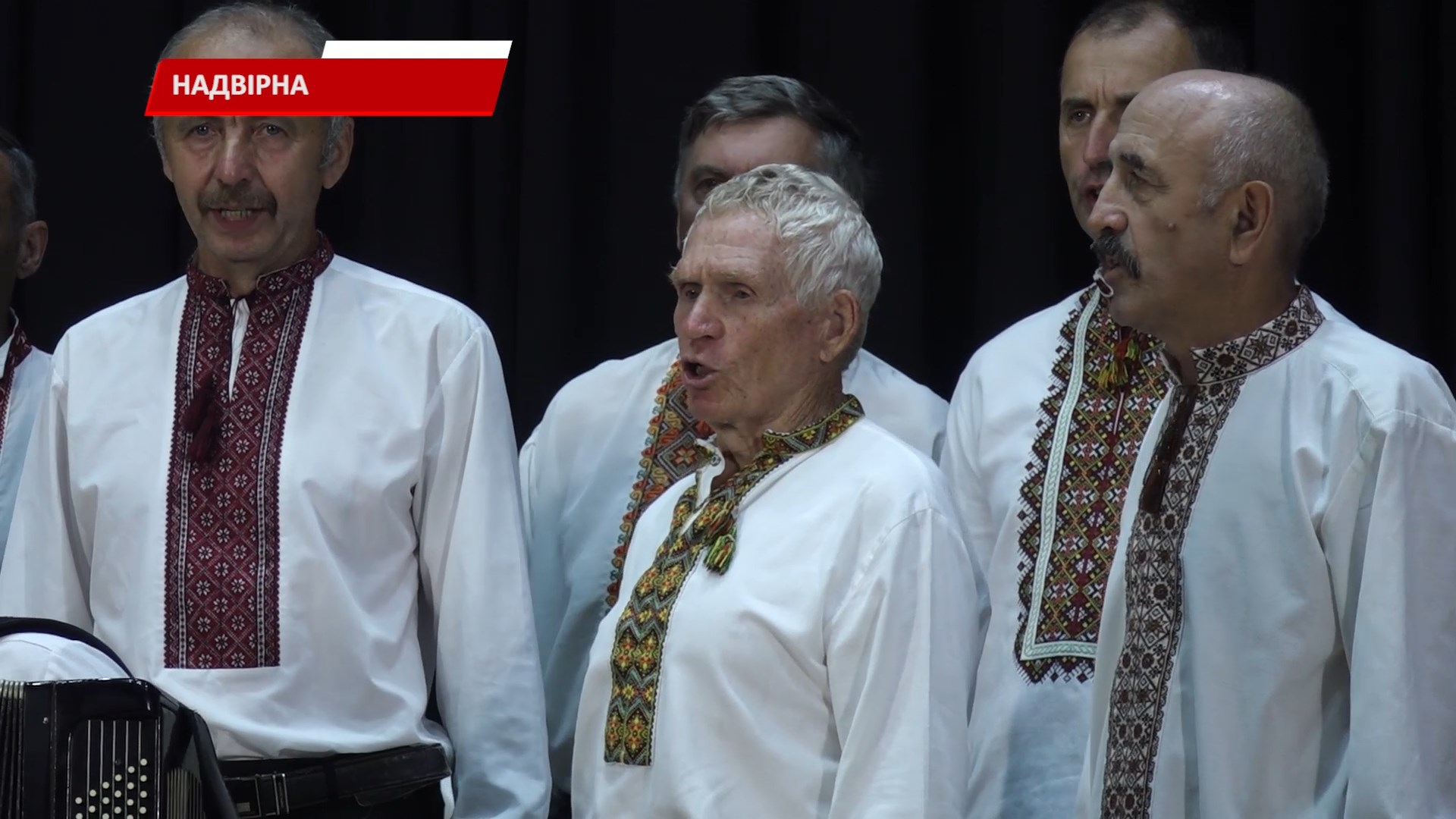 zhyp6 - У Надвірній відбувся благодійний концерт на підтримку військових. Відео - rai.ua