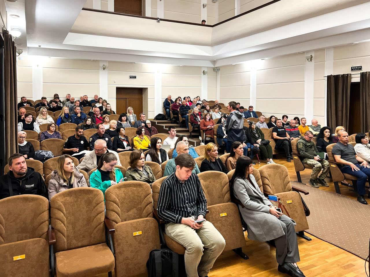 apgash - Розпочала роботу виїзна група з надання консультацій ветеранам та їхнім родинам - rai.ua