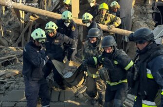 Продовжуються рятувальні роботи після російського удару по Запоріжжю