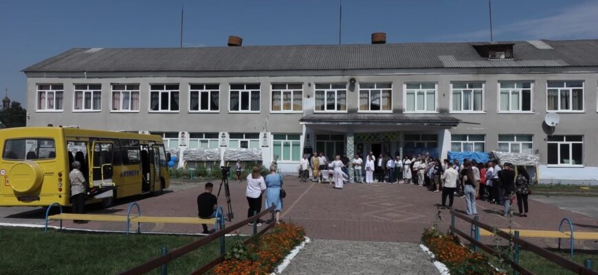 Битківський ліцей отримав спеціалізований шкільний автобус. У навчальному закладі навчається понад чотириста діте