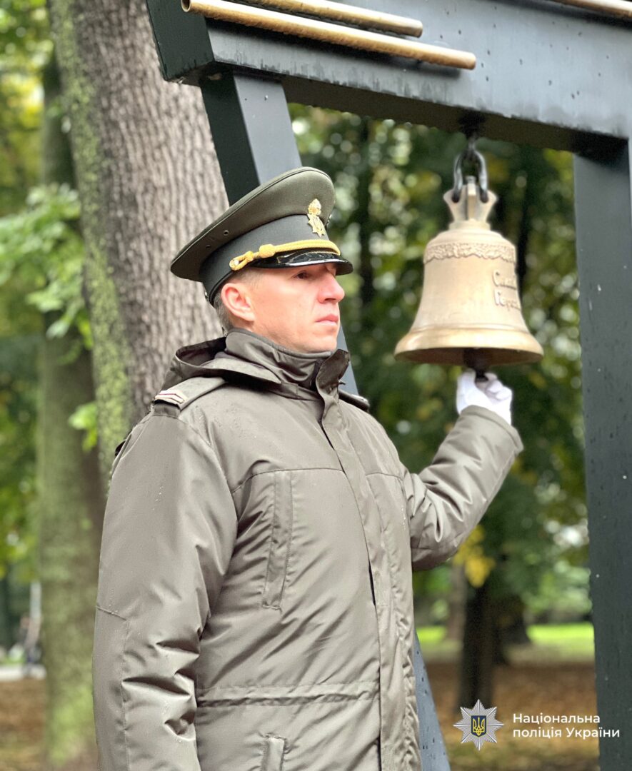 dzviiii - У Меморіальному сквері Івано-Франківська відбувся молебень - rai.ua