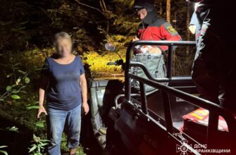 Рятувальники знайшли жінку, яка заблукала у лісі