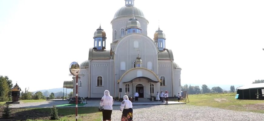 У Нижньому Вербіжі освятили нову церкву. Відео
