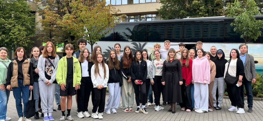 Прикарпатські школярі вирушили на відпочинок у Хорватію