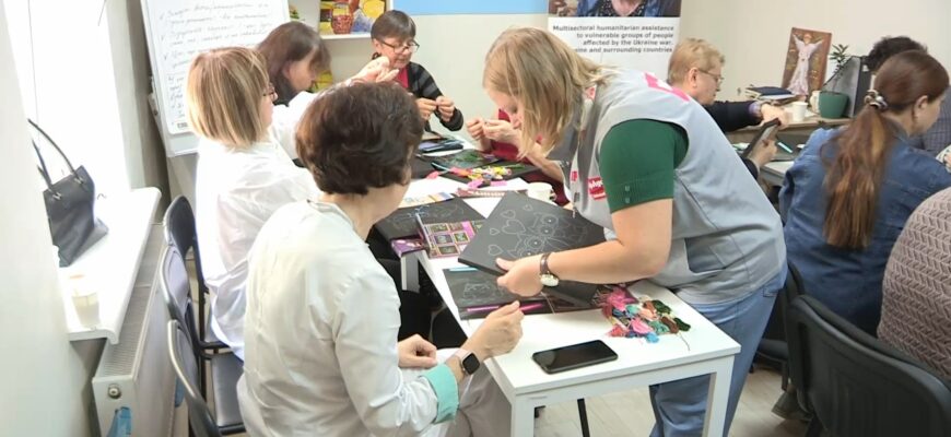 У Центрі «ЯМаріуполь» влаштували майстер-клас з ниткографіки. Відео