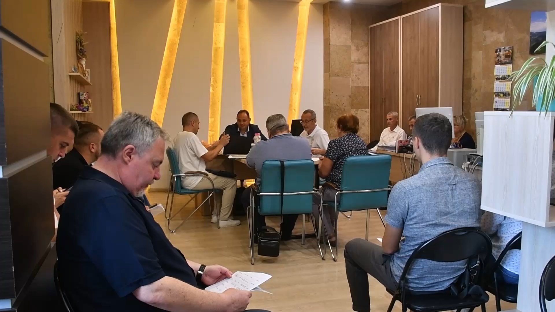 pryiom - Перший місяць осені традиційно розпочався з прийому громадян. Відео - rai.ua