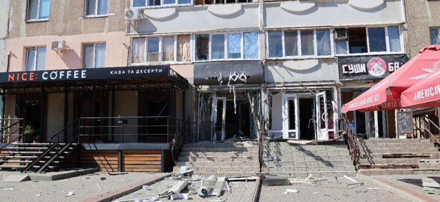 Запоріжжя: росіяни обстріляли місто, поранені 4 людини