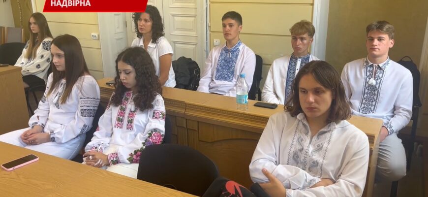 У Надвірній відзначили випускників шкіл, які здобули найвищі бали на НМТ. Відео
