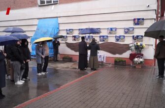 У Коломиї з'явилися чергові пам'ятні дошки полеглим захисникам. Відео