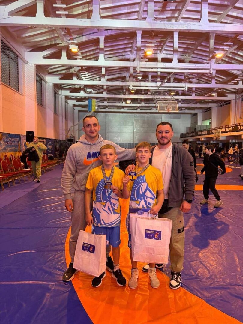 ihhm6 - Відбувся Чемпіонат України з вільної боротьби серед юнаків та дівчат - rai.ua