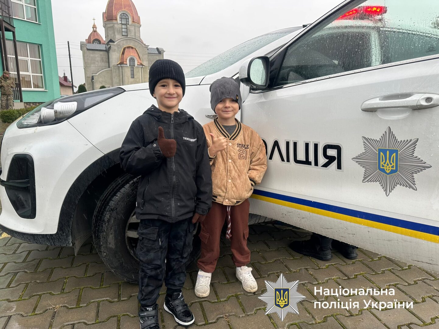 ki45 - Прикарпатські поліцейські познайомили дошкільнят з роботою кінологів - rai.ua
