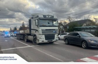 Вулиця Коновальця: поліція з’ясовує обставини ДТП, у якій травмовано пішохода