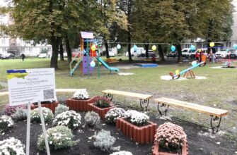 У Бурштині відкрили сквер імені Героя Михайла Неспяка. Відео