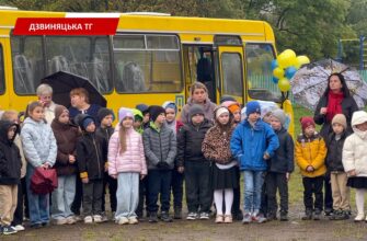 Новий шкільний автобус передали для Дзвиняцького ліцею та Космацької гімназії. Відео