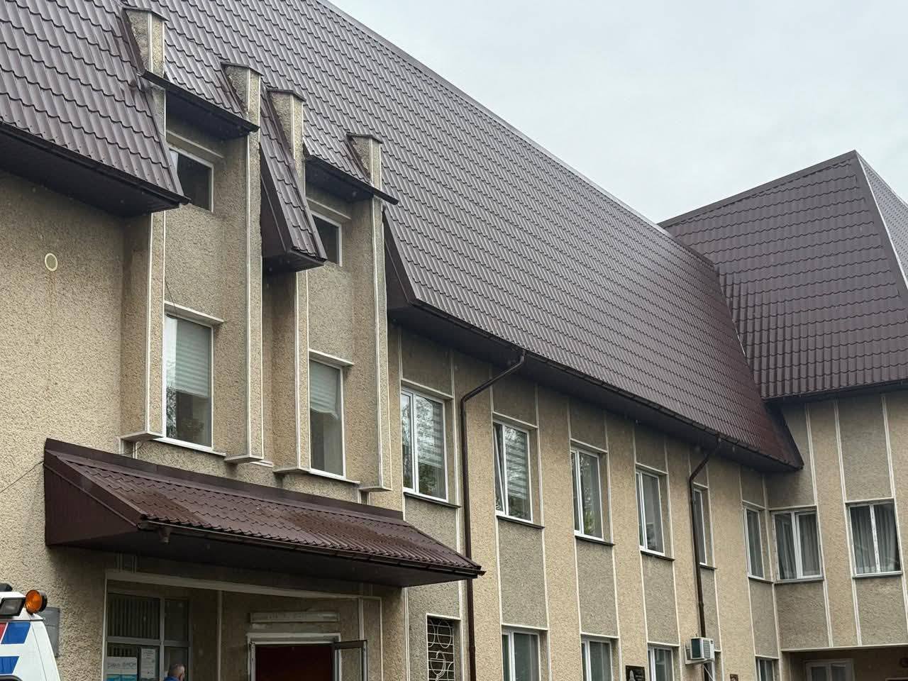 poa6 - У Заболотівській лікарні завершено капітальний ремонт покрівлі - rai.ua