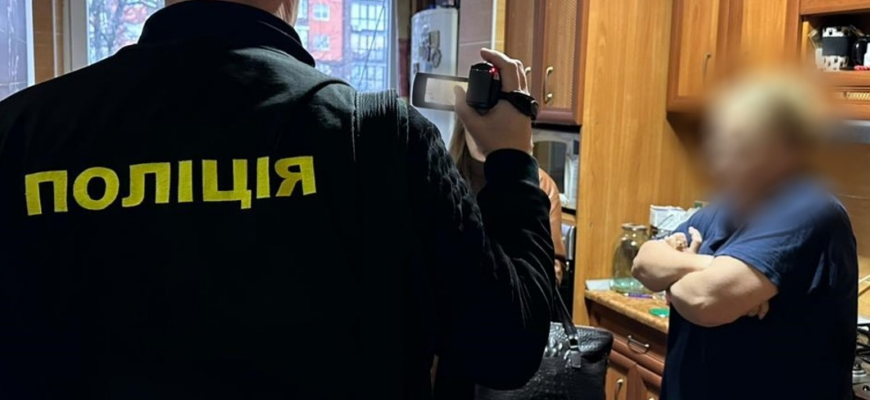 Поліцейські викрили медичну працівницю у вимаганні неправомірної вигоди