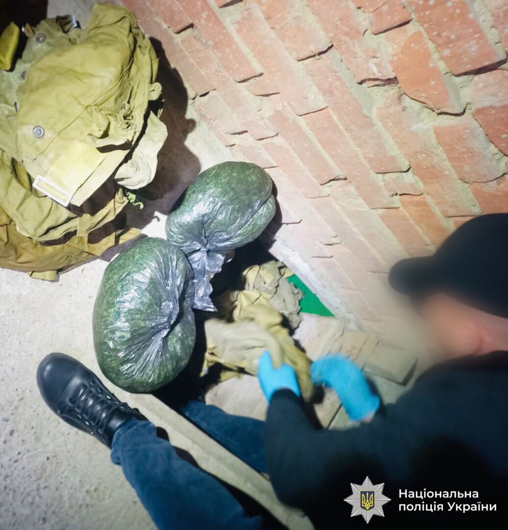pov - Заробляли на збуті заборонених речовин: на Прикарпатті затримали наркоторговців - rai.ua