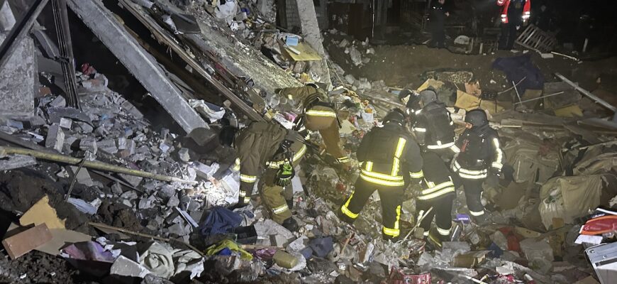 Володимир Зеленський: тривають аварійні роботи після нічної російської атаки