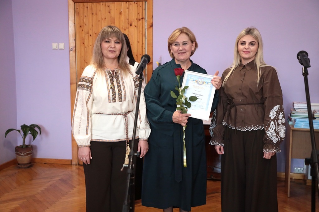 smchy - В Івано-Франківську відзначили 80-річчя від дня заснування обласної бібліотеки для дітей - rai.ua