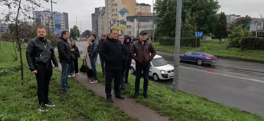 Руслан Марцінків перевірив хід робіт на мості на Пасічну. Відео