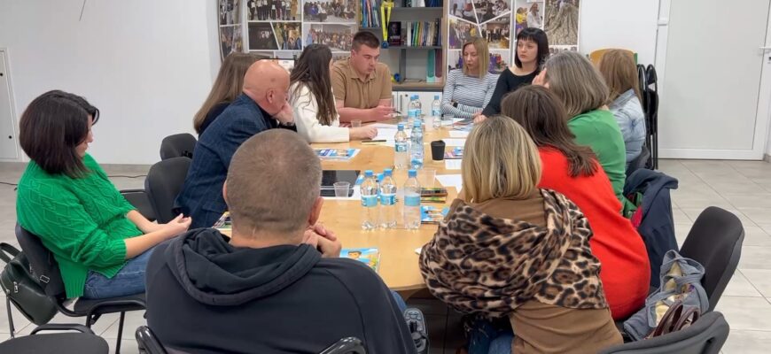 У Молодіжному центрі «Рух» відбувся круглий стіл щодо інклюзії. Відео