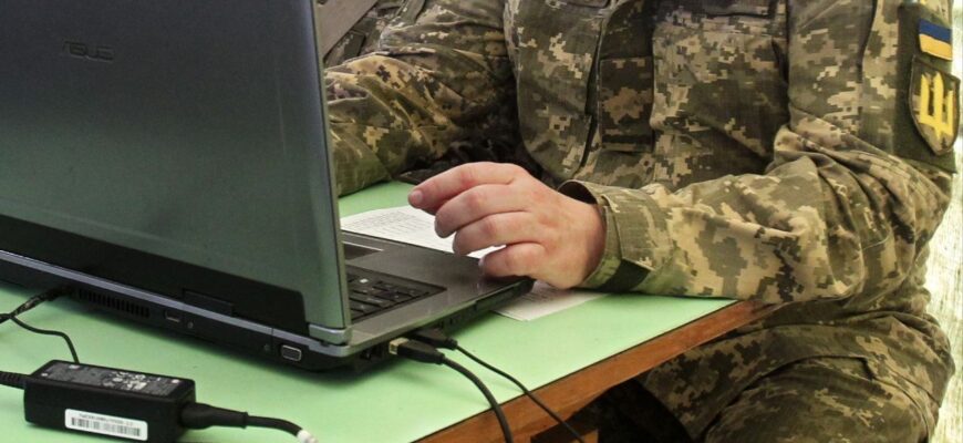 В Івано-Франківську на стінах Ліцею №19 відкрили дві анотаційні дошки . Відео