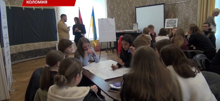 zustrich - У Коломиї відбулася відкрита зустріч-діалог із молоддю. Відео - rai.ua